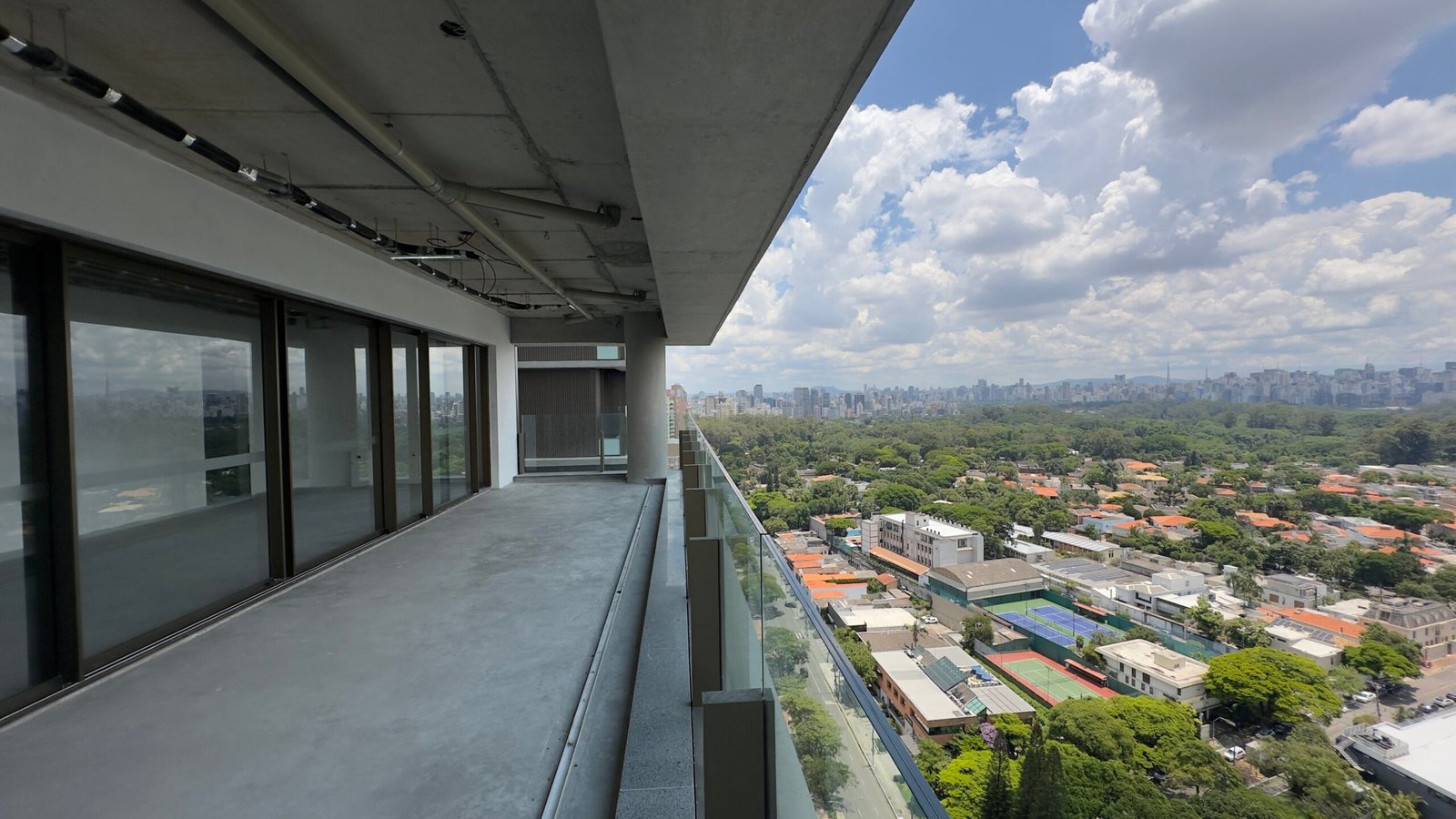 PARK AVENUE VISTA DO LIVING PARA A CIDADE